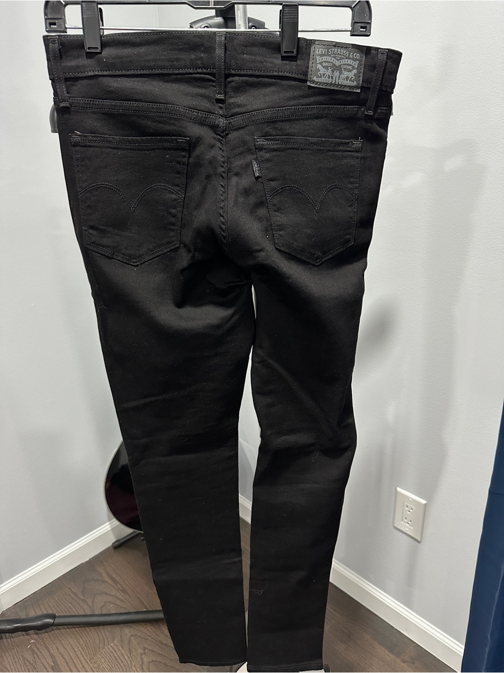 Levi's women's Black Slim Fit Jeans